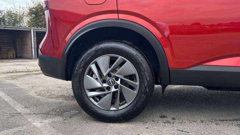 Nissan Qashqai 1.3 DiG-T MH Acenta Premium 5dr Petrol Hatchback